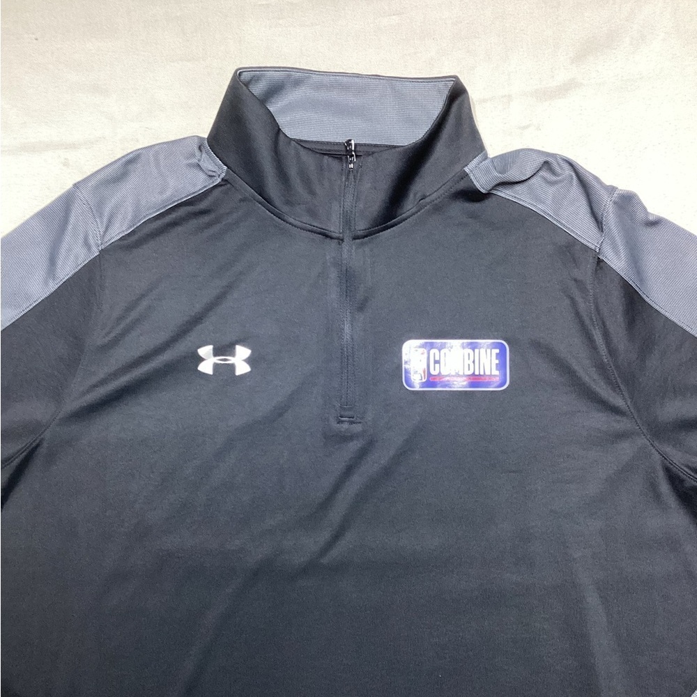 Under Armour Black and Gray light weight Performance Pullover - Picture 2 of 8